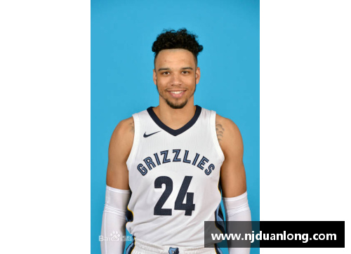 探索NBA球员霍林斯的职业生涯与影响力的多面解析